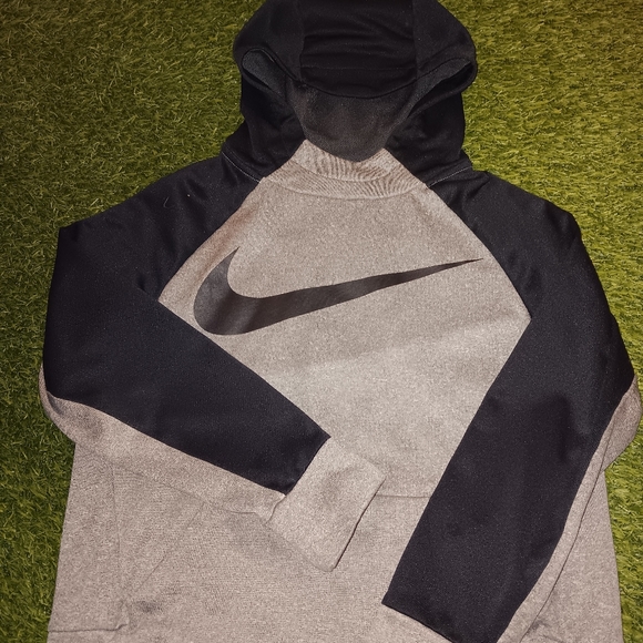 Nike Dri Fit Kids Medium Big Swoosh Logo Gray & Black Performance Hoodie Like Ne - Picture 5 of 10